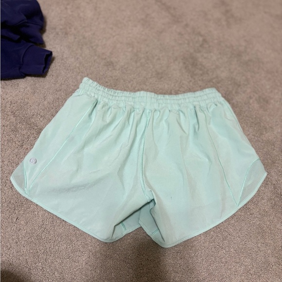 Lululemon Mint Green Hotty Hot Shorts - Picture 2 of 3